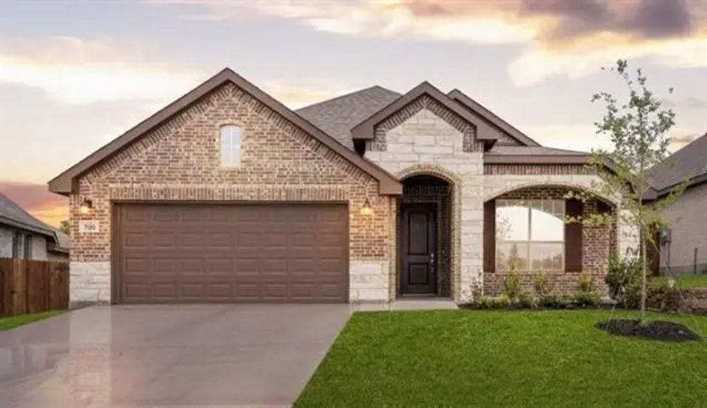 709 Sandy Chip Trail, Fort Worth
