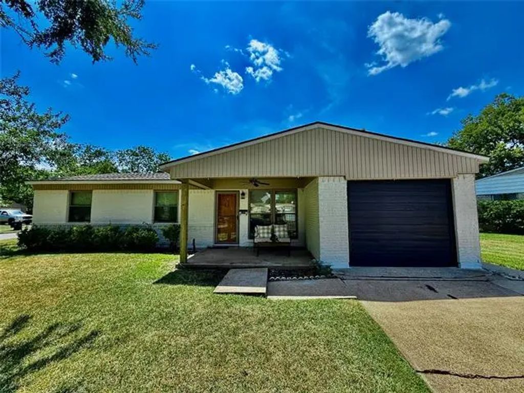 5001 San Marcus Drive, Mesquite