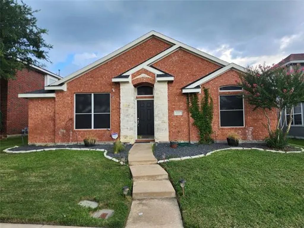 1649 Nightingale Drive, Lewisville