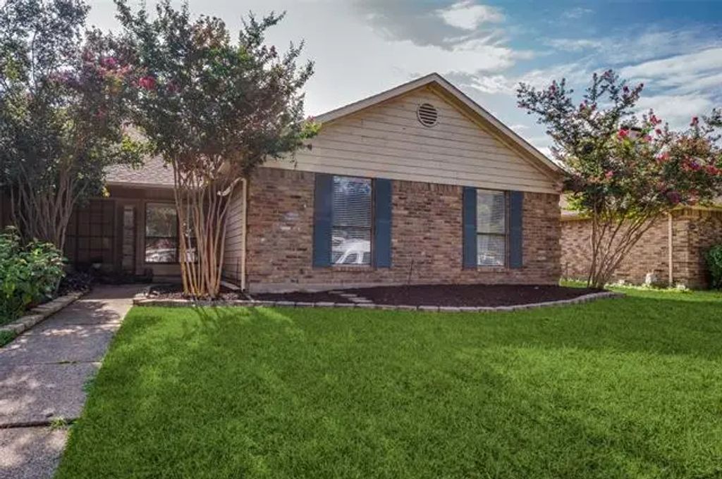 18834 Tupelo Lane, Dallas