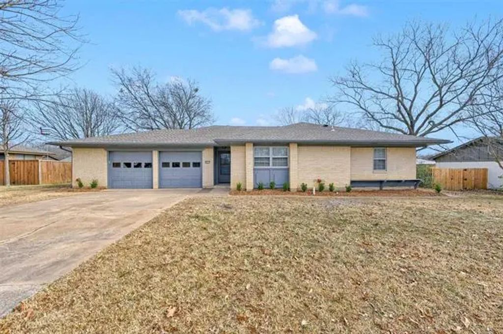 2217 Rex Cruse Drive, Sherman