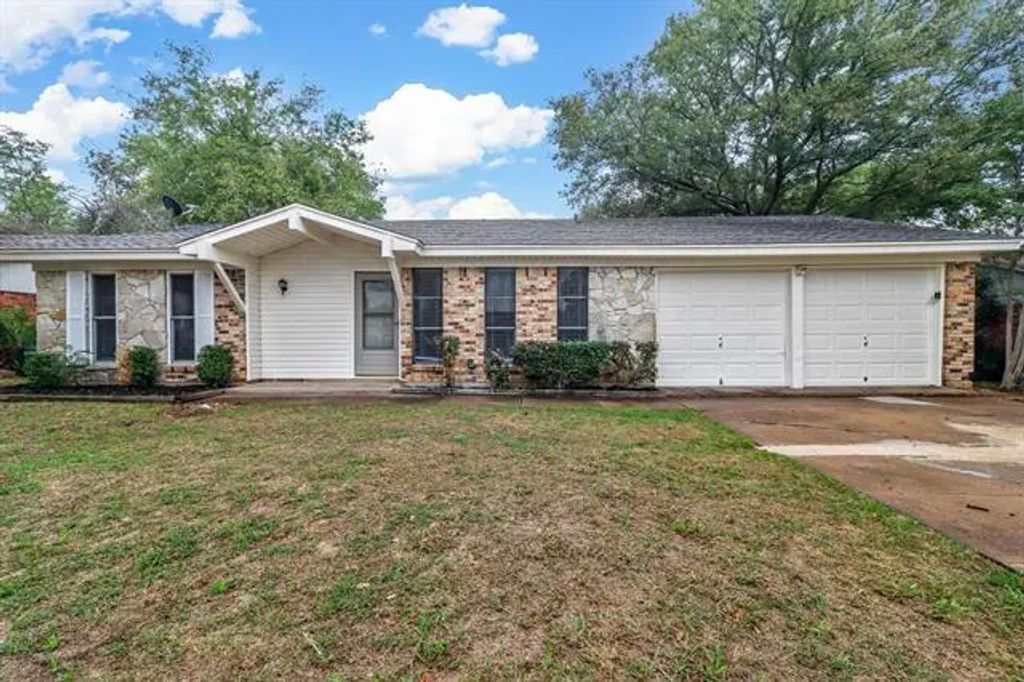 5904 Emerson Drive, Watauga
