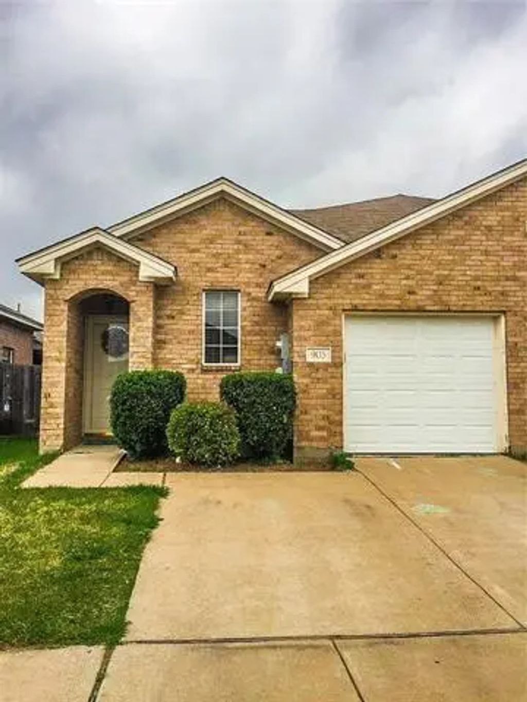 905 Walnut Street, Burleson