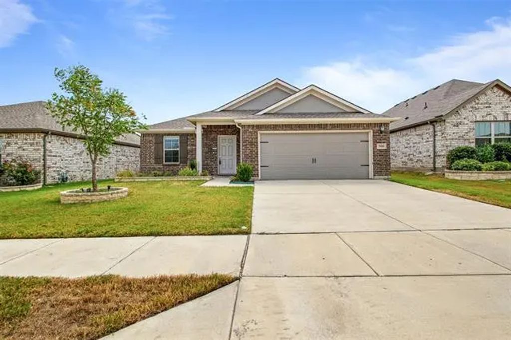 508 Bronze Forest Drive, Fort Worth