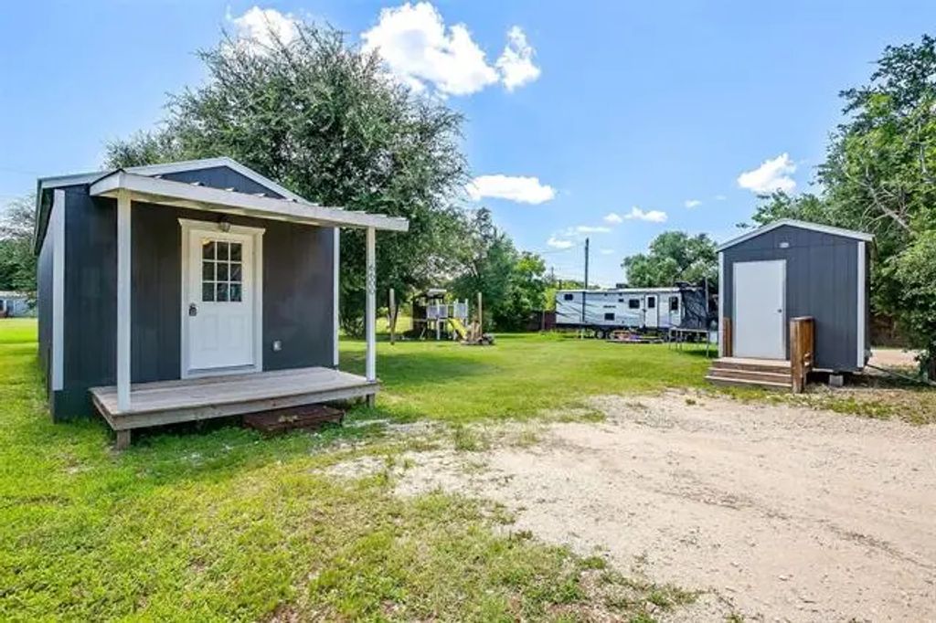 6600 Six J Court, Granbury