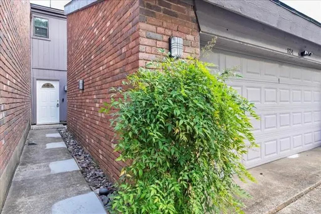 834 Clarissa Place, Garland