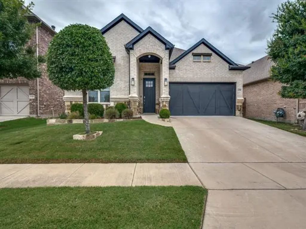 6709 Cambridge Drive, North Richland Hills
