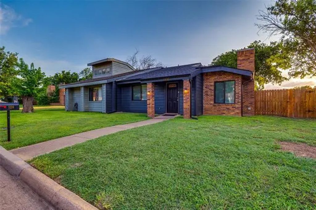 1110 Cloudcrest Court, Arlington