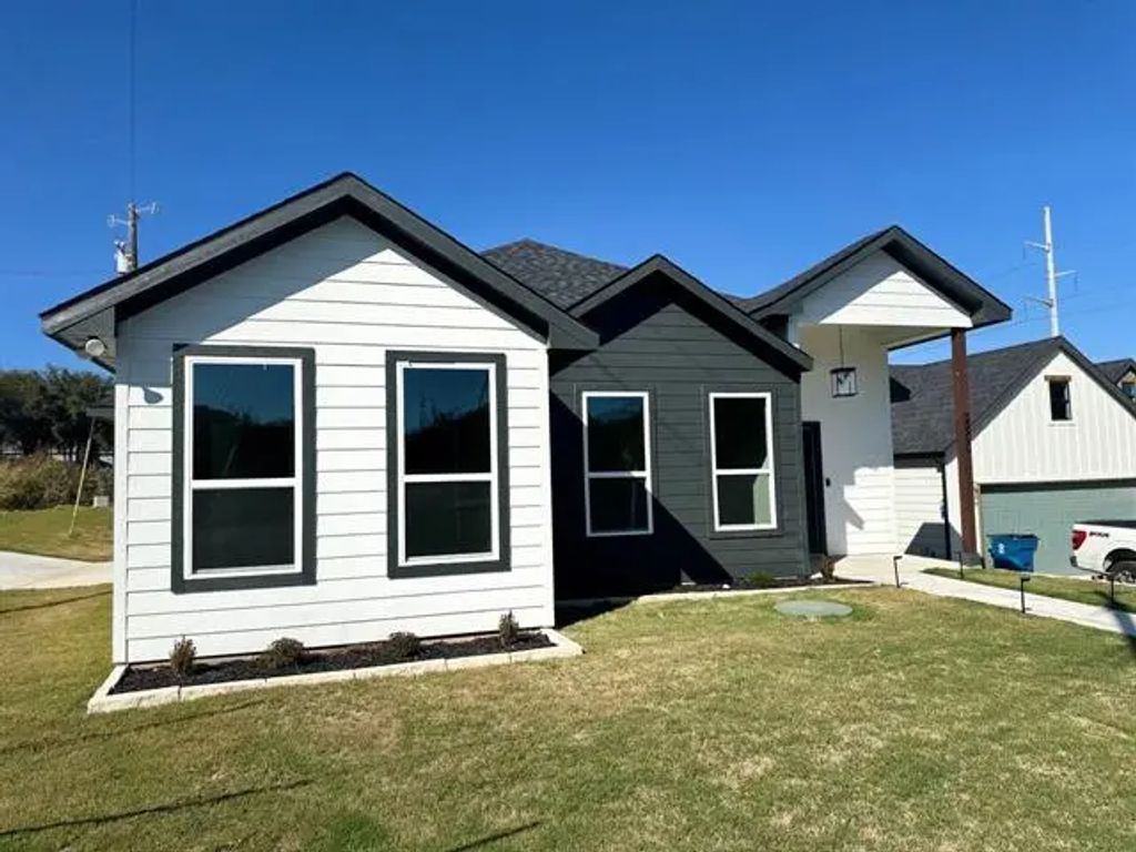 2600 San Gabriel Drive, Granbury