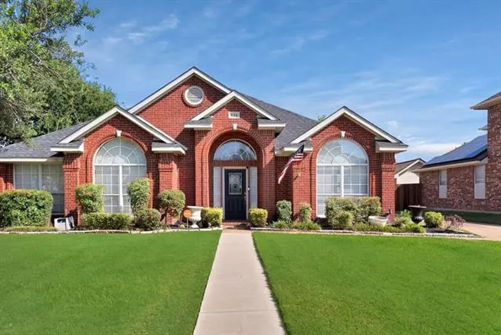 1714 Brittany Lane, Mansfield