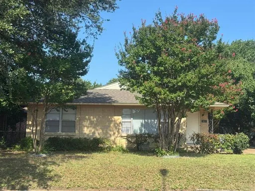 1821 S Vernon Avenue, Dallas