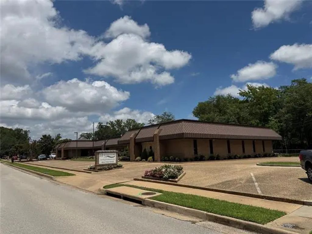 4608 Kinsey Drive, Tyler