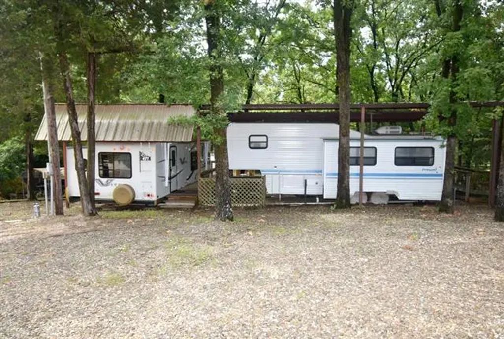 6435 N Fm 17 477, Yantis
