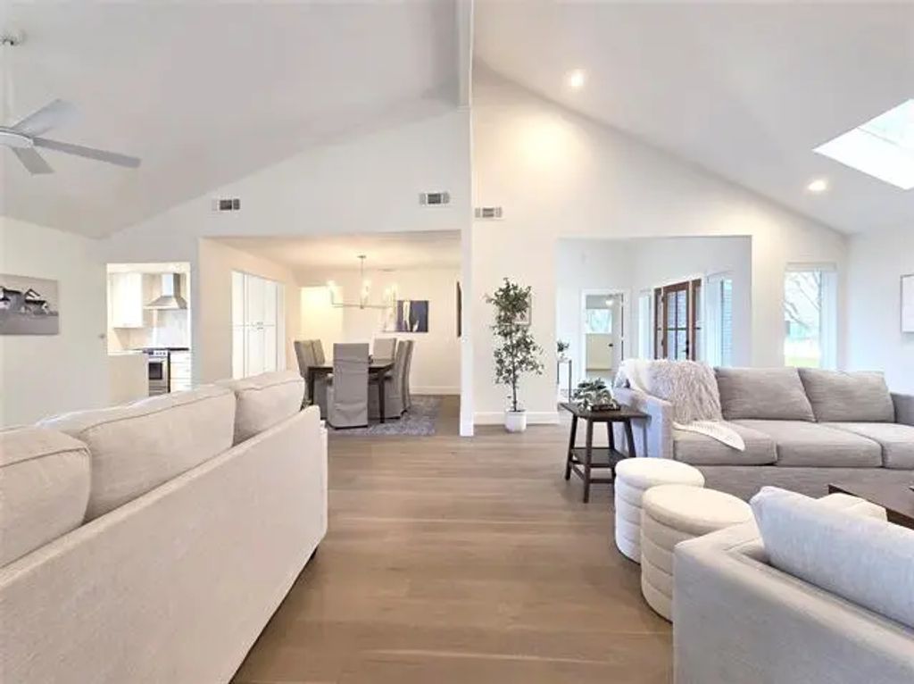 233 Woodcrest Drive, Richardson