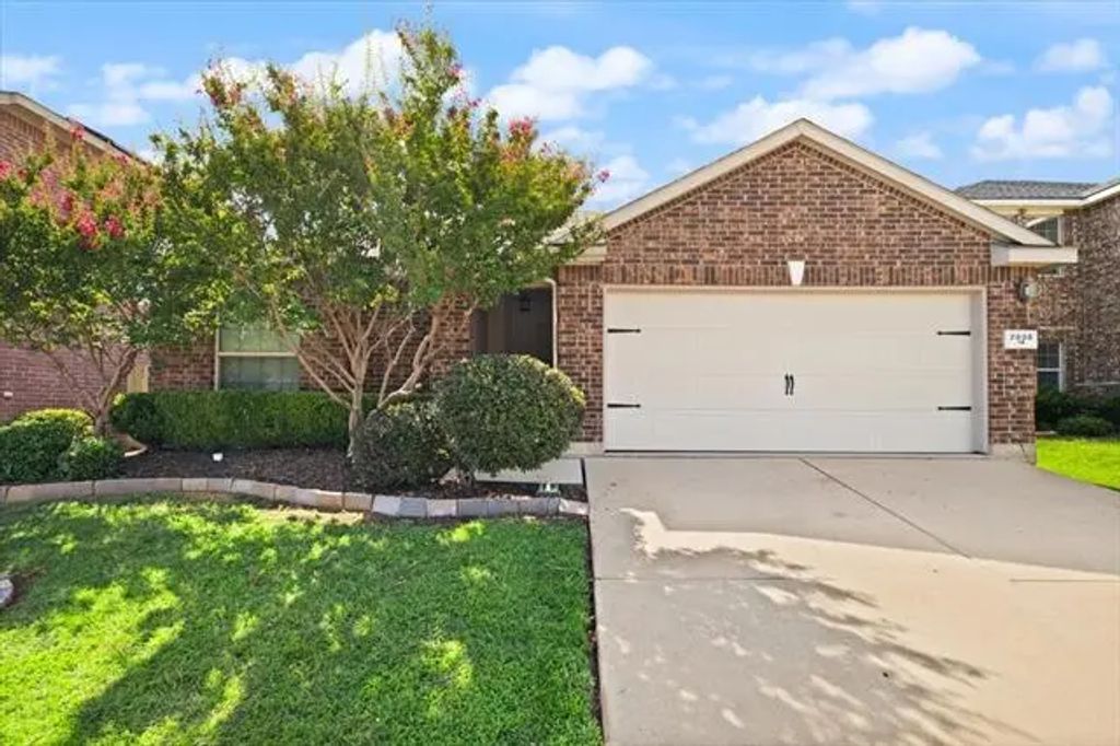 2808 Gardendale Drive, Fort Worth