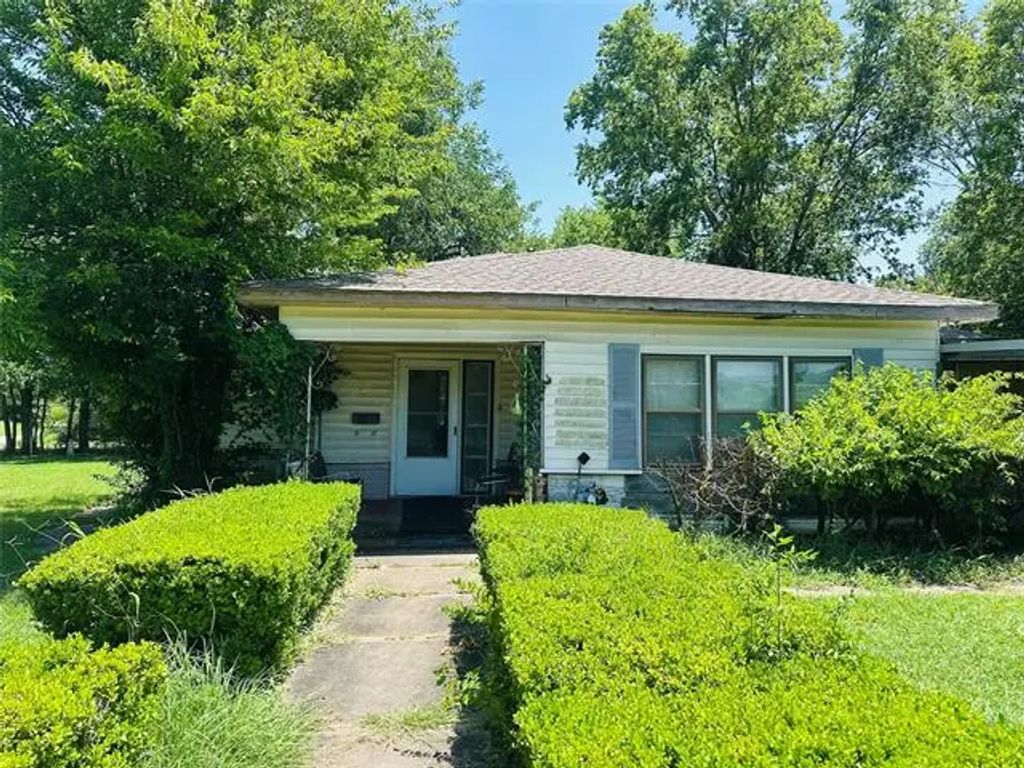 501 W Main Street, Mexia
