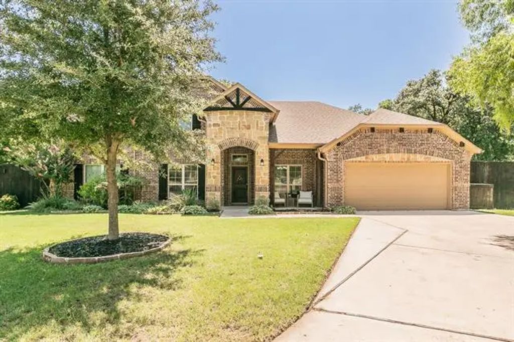 120 Venado Court, Azle
