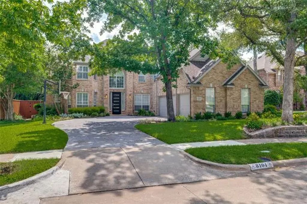8104 Greensboro Drive, Plano