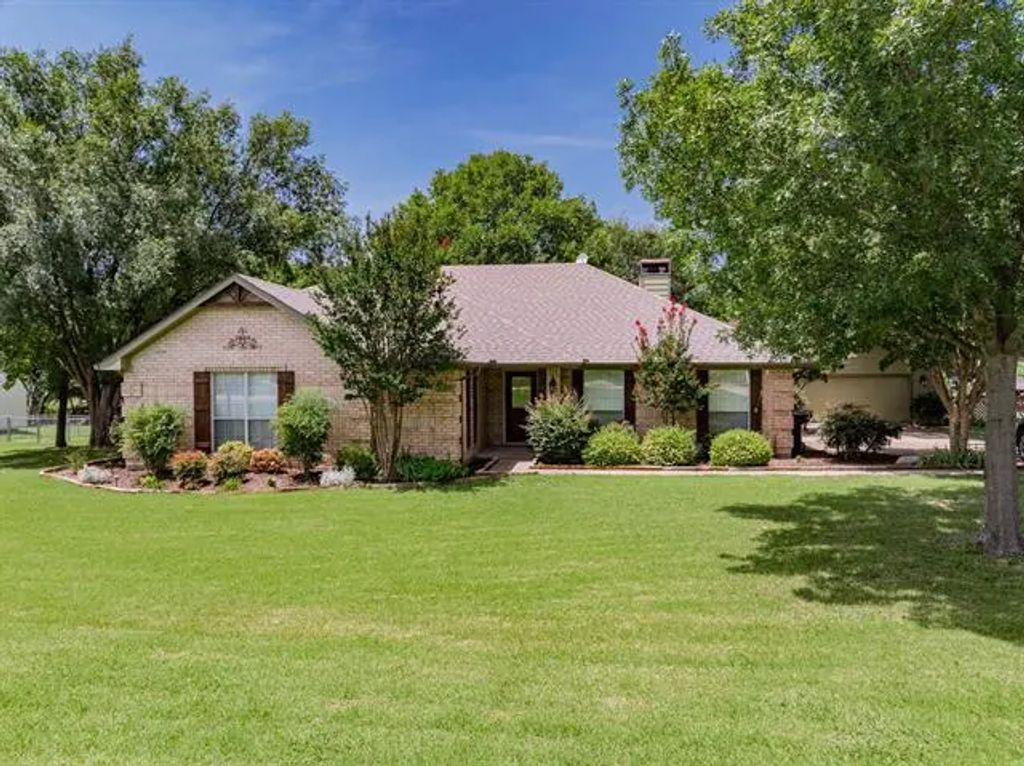 520 Overland Drive, Lowry Crossing