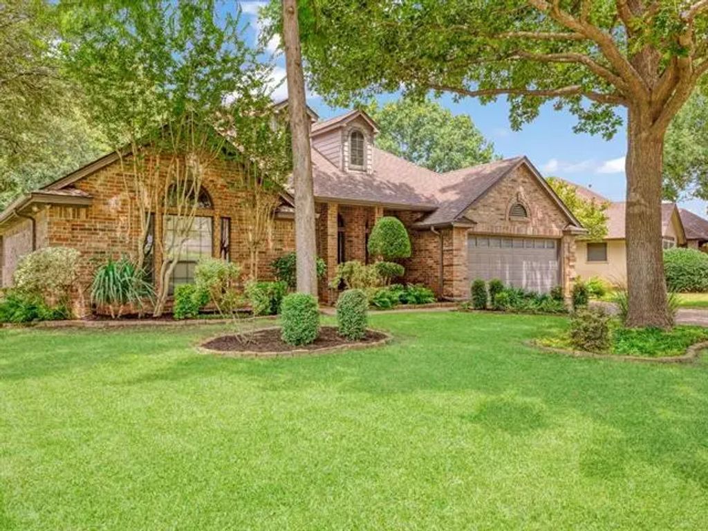 1023 Masters Drive, Mansfield