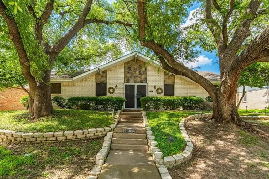 1602 Juneau Street, Grand Prairie