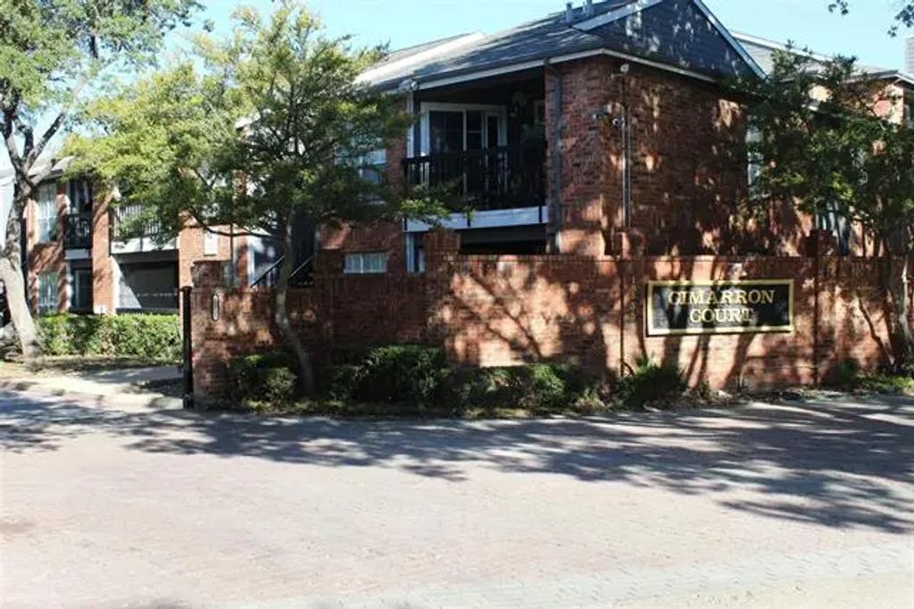 18333 Roehampton Drive 334, Dallas