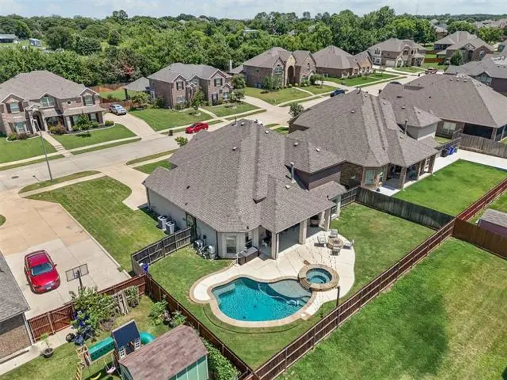 411 Caymus Street, Kennedale
