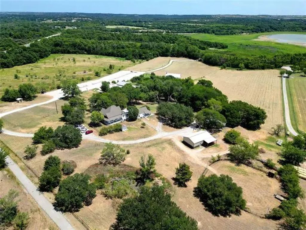 3002 Azle Highway, Weatherford