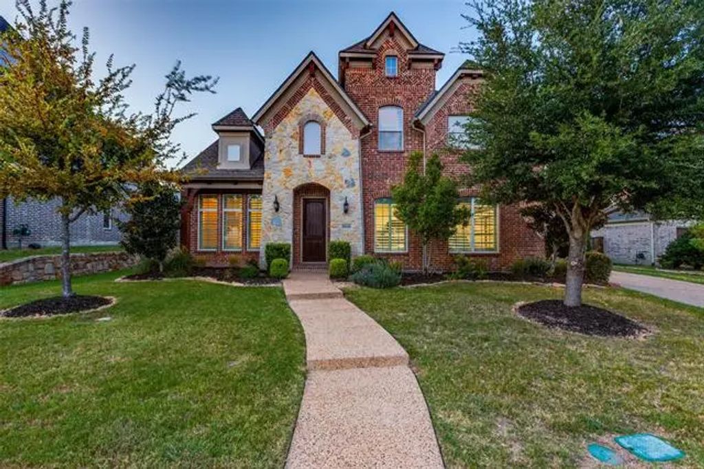 8616 Tuscan Oaks Drive, McKinney