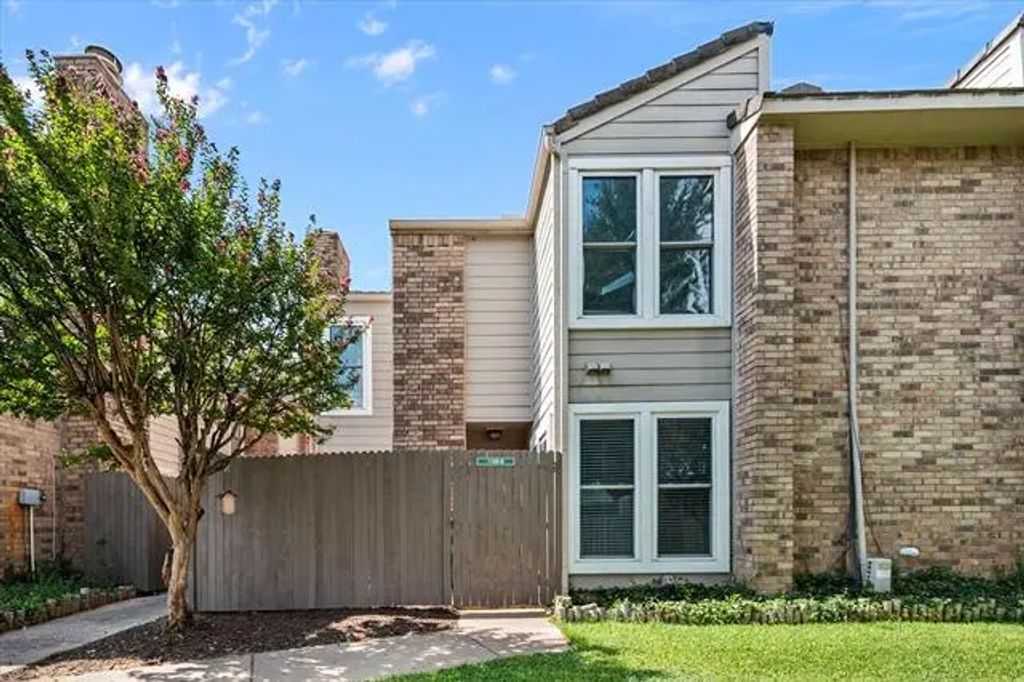 1105 Brighton Drive B, Arlington