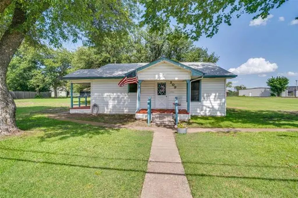 209 S Cottonbelt Avenue, Wylie