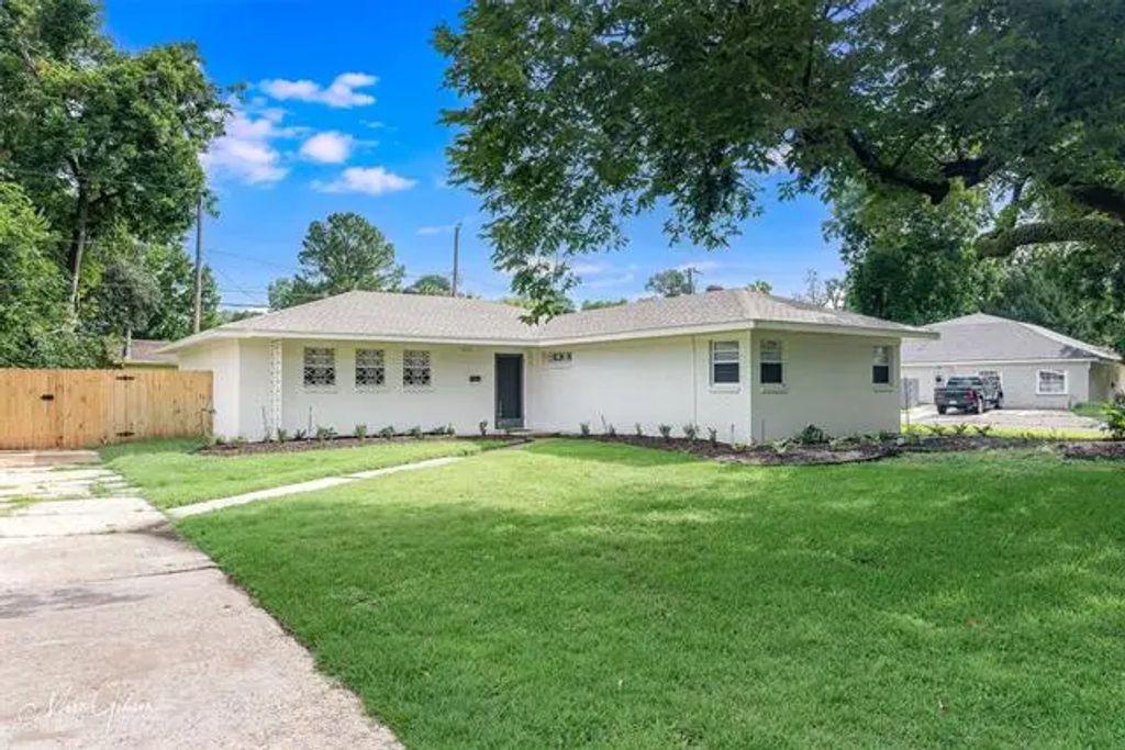 156 Charles Avenue, Shreveport