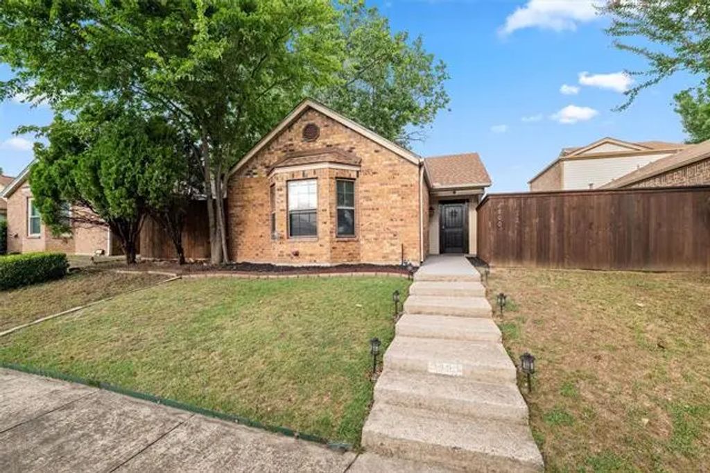 2800 Bridge Lake Drive, Irving