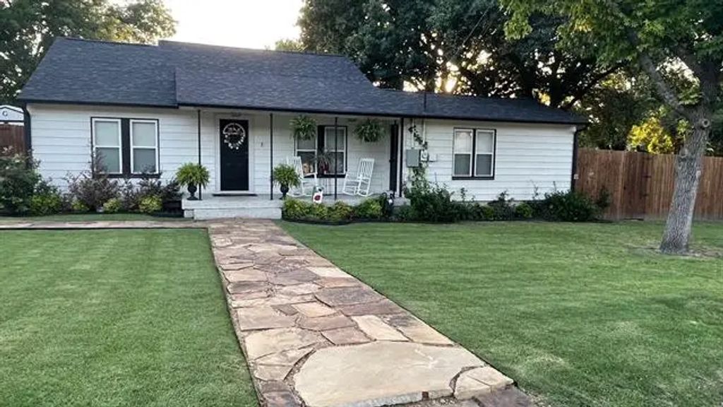 1300 S Trinity Street, Decatur