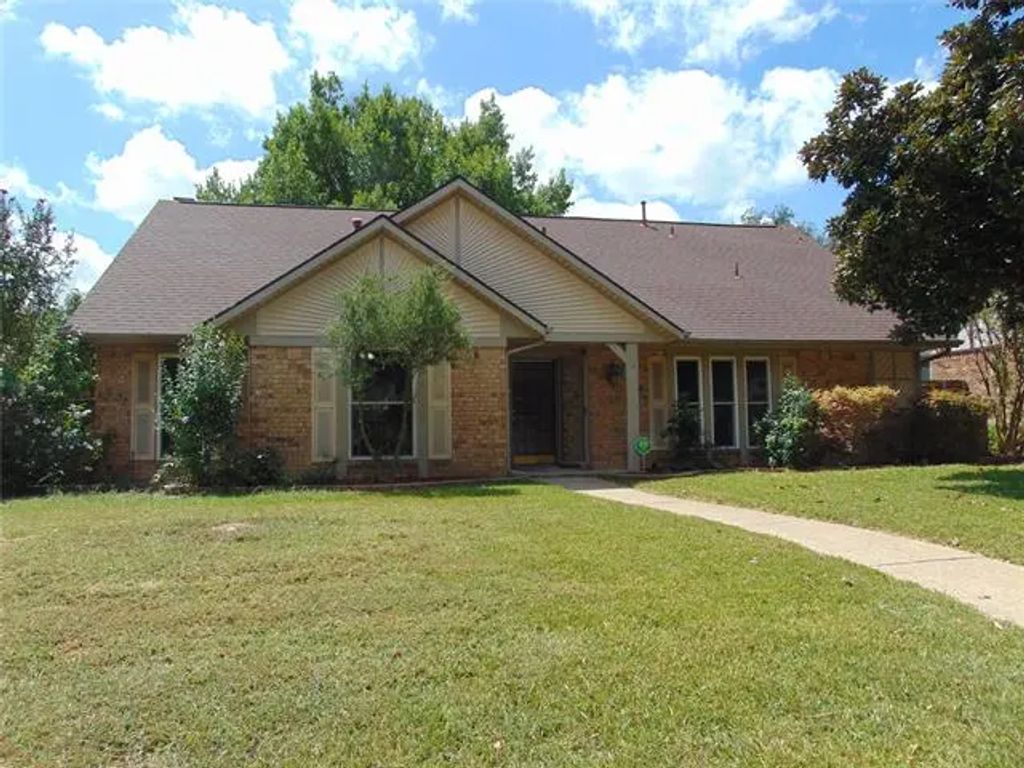 1006 Quail Run, Duncanville