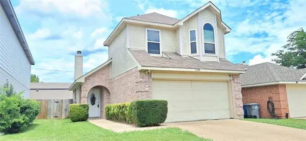 2320 Hunters Run Drive, Dallas