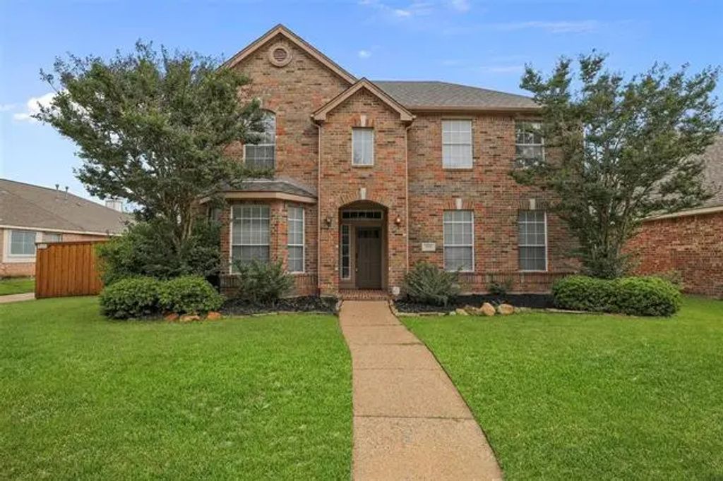 1703 Mapleleaf Falls Drive, Allen