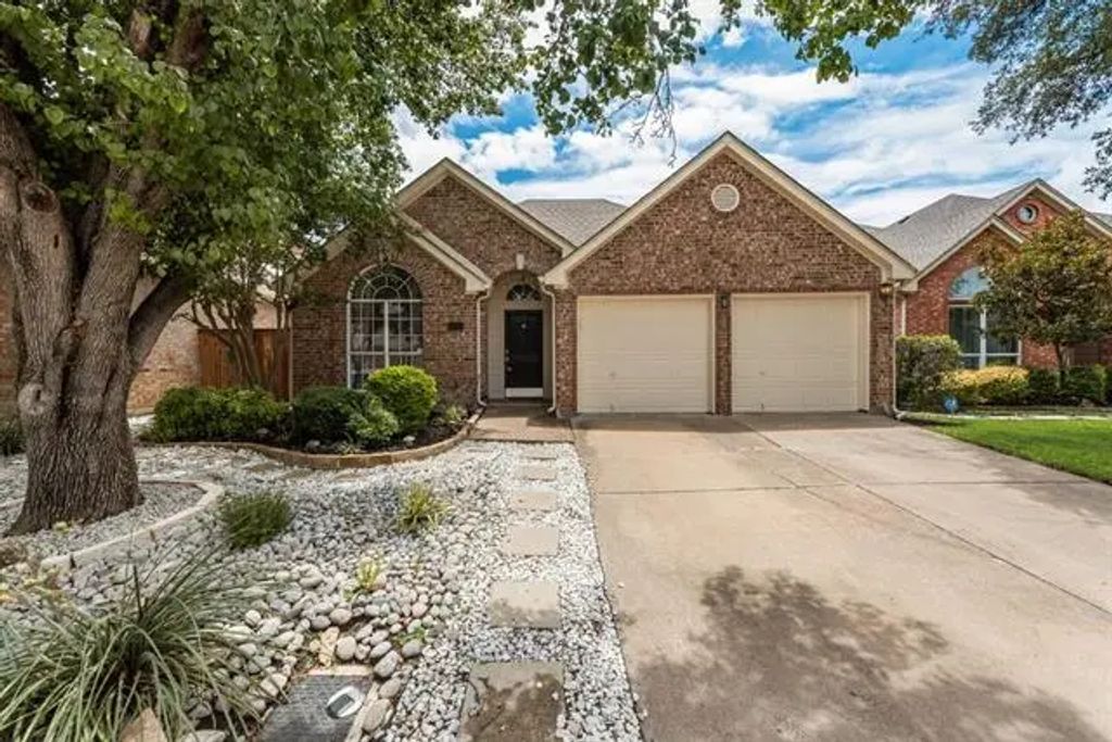 204 Wellington Road, Irving