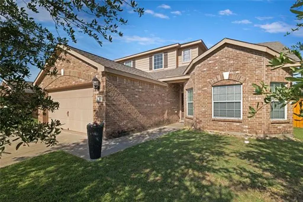 1105 First Street, Sanger