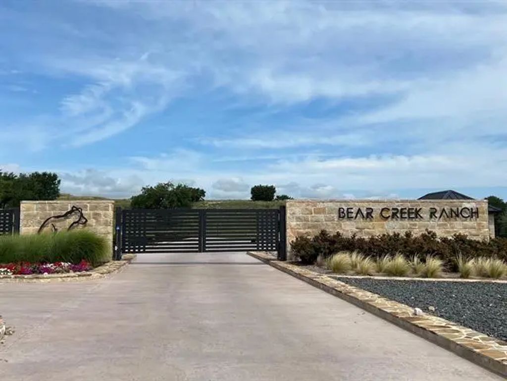 2043 Hidden Bluff Drive, Aledo