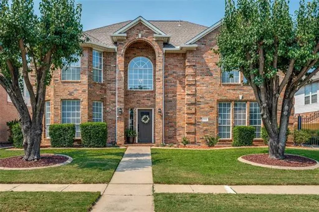 1705 Heritage Court, Keller