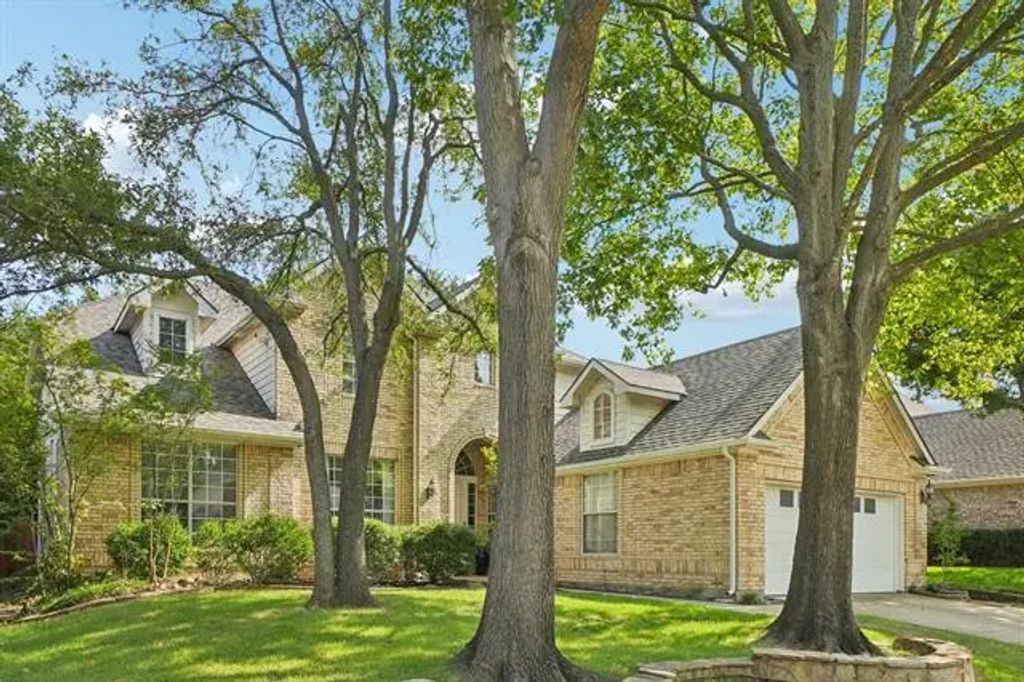 2805 Dove Court, McKinney