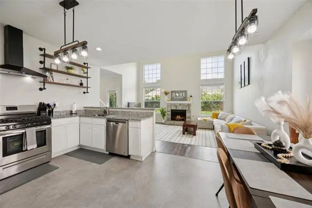 225 Pebblebrook Lane, Glenn Heights