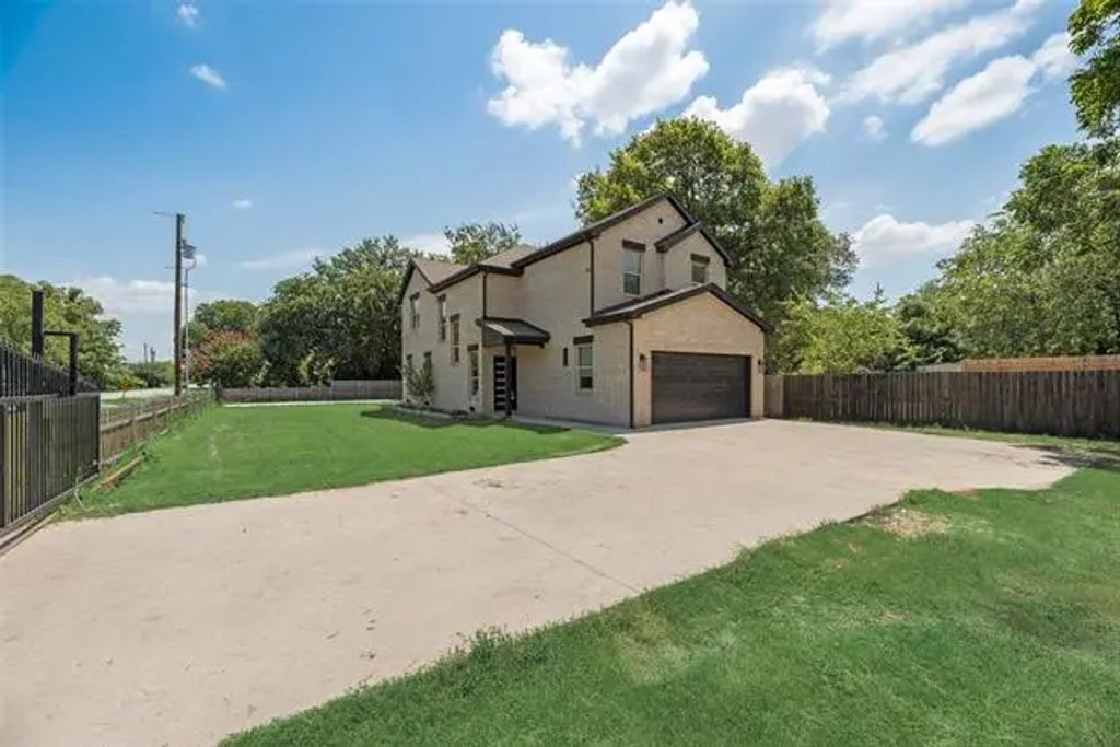 1030 Lyle Street, Lancaster