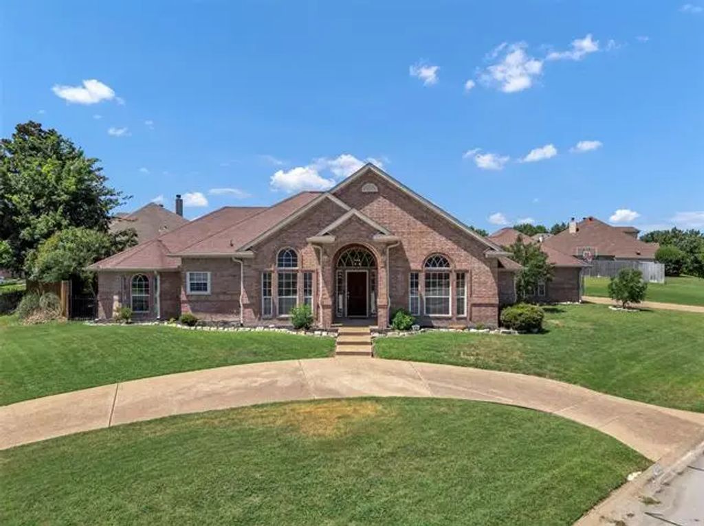 9327 Dosier Cove E, Fort Worth