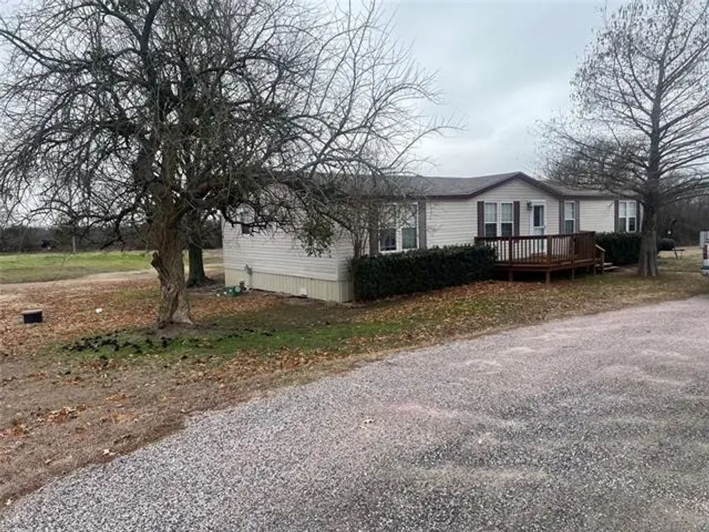 410 Oak Hollow Lane, Sherman