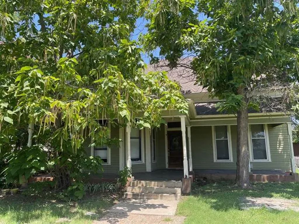 207 E 6th Street, Ferris