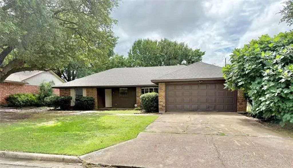 3214 N Marseille Lane, Sherman