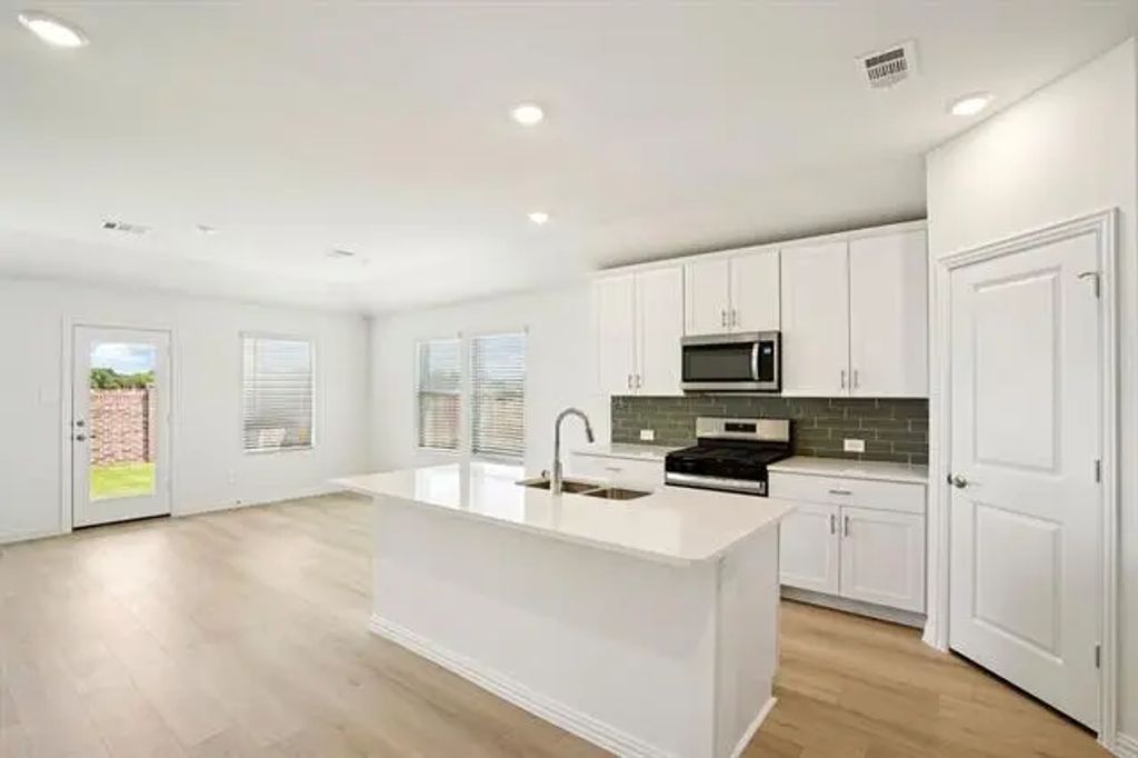 2121 Dunbar Drive, Sherman