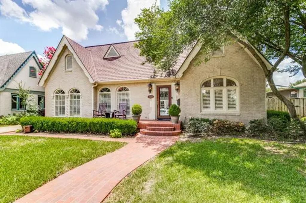 4541 N Versailles Avenue, Highland Park